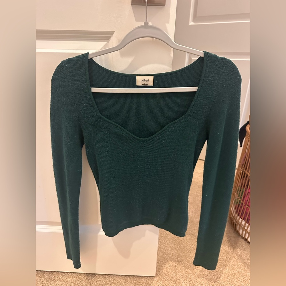 Aritizia sweater